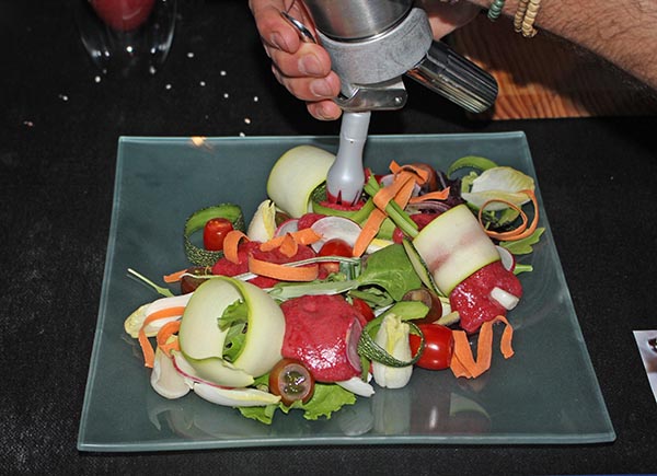 Ensalada con vinagreta de remolacha
