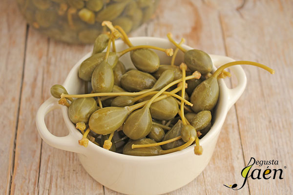 Tartar-de-salmón-con-alcaparrones-Degusta-Jaén-(2)