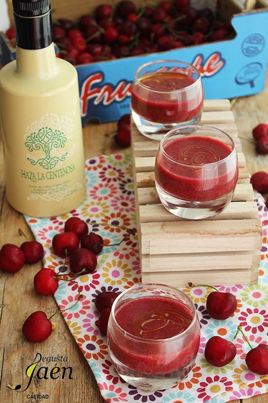 gAZPACHO CEREZAS Y AOVE