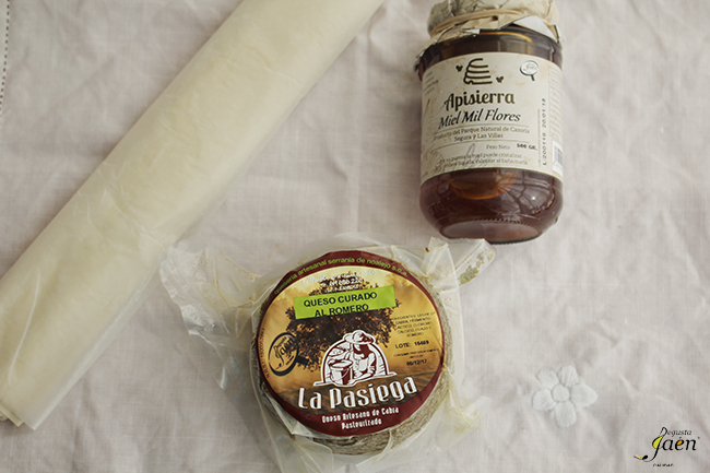 Crujientes Miel y Queso romero Degusta Jaen