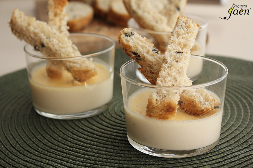 Mousse de queso curado con pate de aceitunas Degusta Jaen (2)