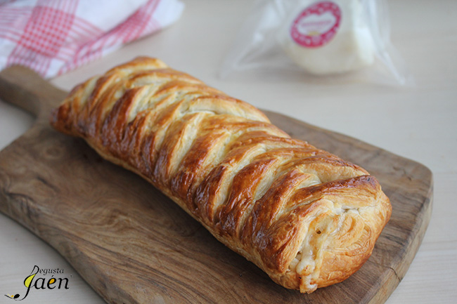 Trenza de hojaldre rellena de queso y membrillo Degusta Jaen (2)