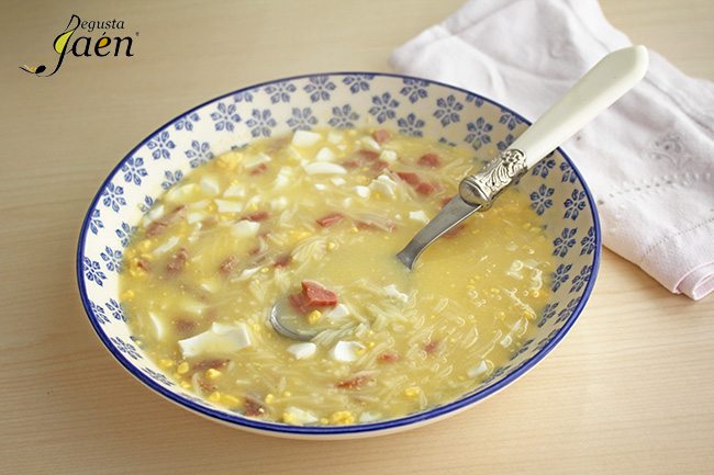 Sopa con fideos, huevos y jamon Degusta Jaen