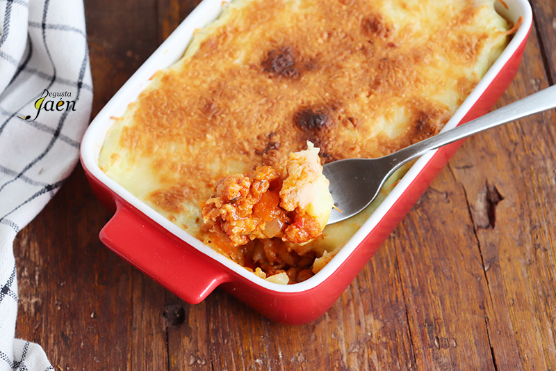 Pastel de chorizo, pollo y patata
