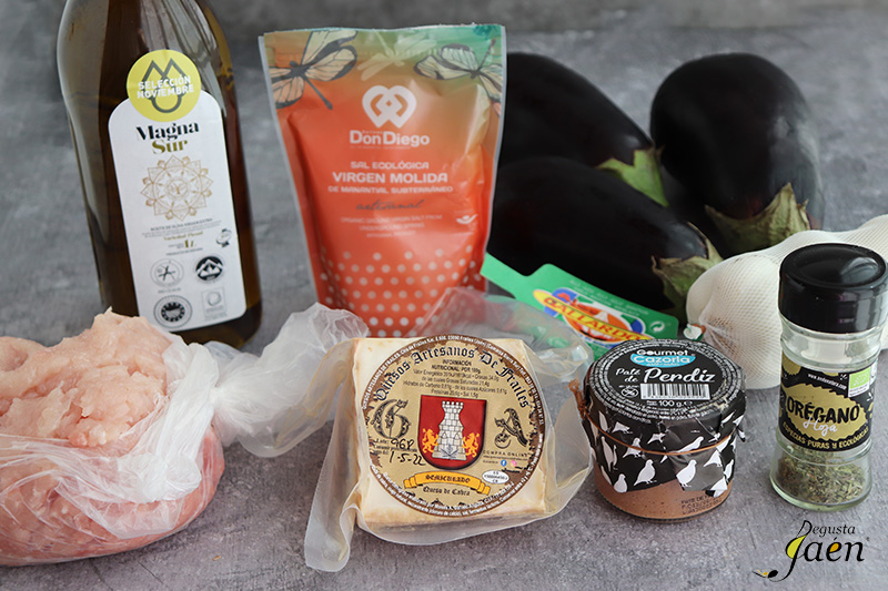 Berenjenas rellenas de pollo, paté de perdiz y queso