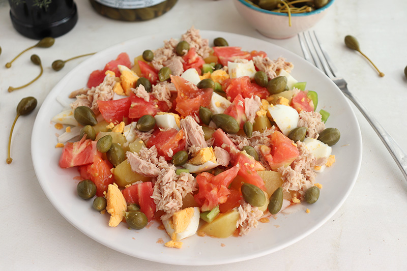 Ensalada campera con alcaparrones