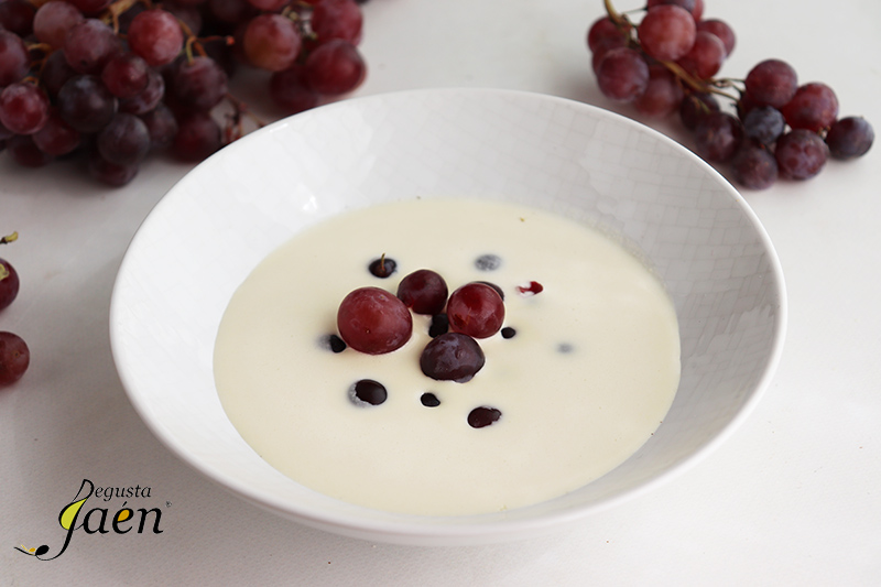 ajoblanco con uvas bailen degusta jaén
