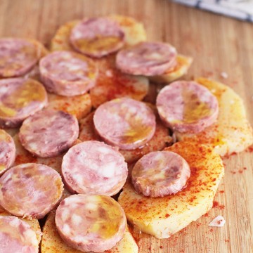 Imagen de la receta Salchichón cocido de pato con patatas y pimentón