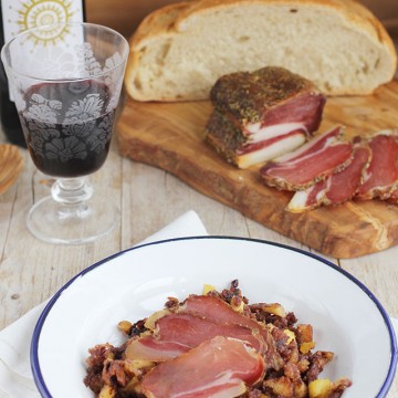 Imagen de la receta Lomo al romero con migas al vino tinto