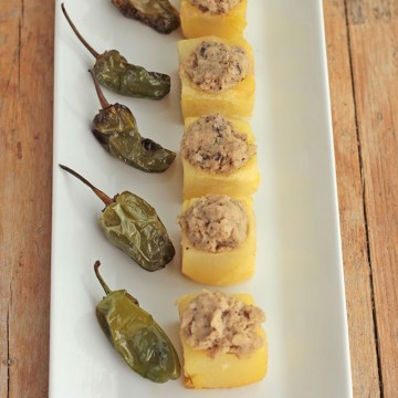 Imagen de la receta Cubos de patata rellenos de crema de lomo