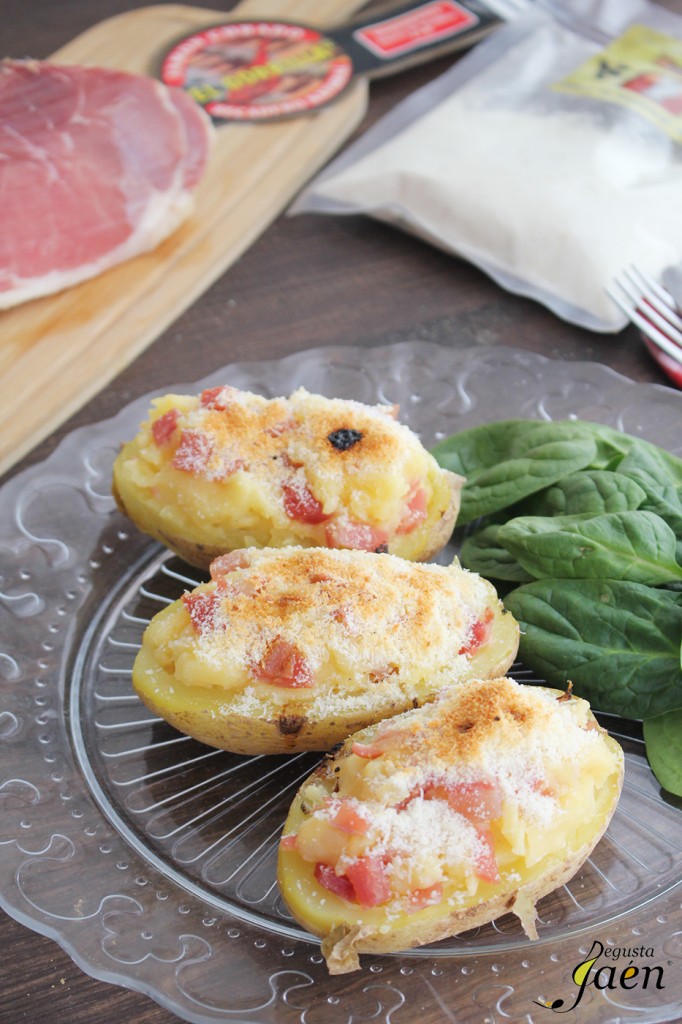 Patatas rellenas con jamon y queso rallado Degusta Jaen