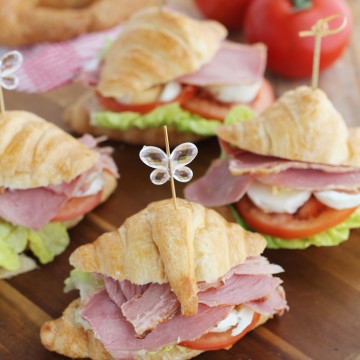 Imagen de la receta Croissants rellenos de pavo y huevo, para cenar o merendar