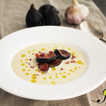 Imagen de la receta Ajoblanco con brevas de Jimena y jamón serrano