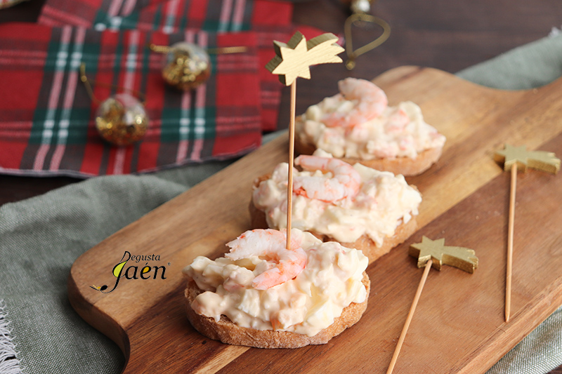 Canapés de gambas y huevo sin gluten y sin lactosa