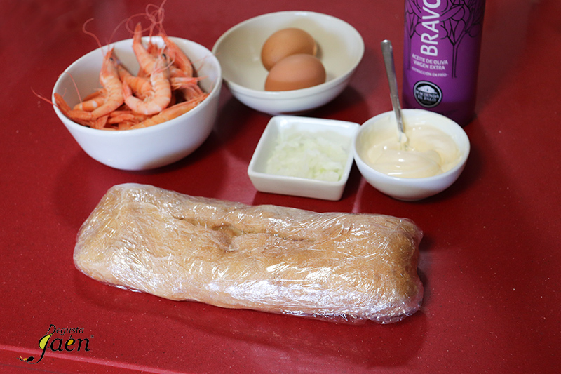 Canapés de gambas y huevo sin gluten y sin lactosa