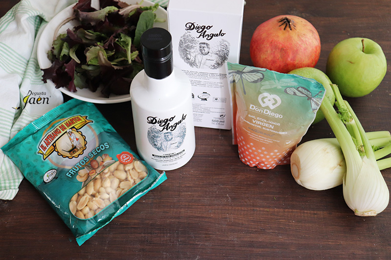 Ensalada de manzana e hinojo con avellanas