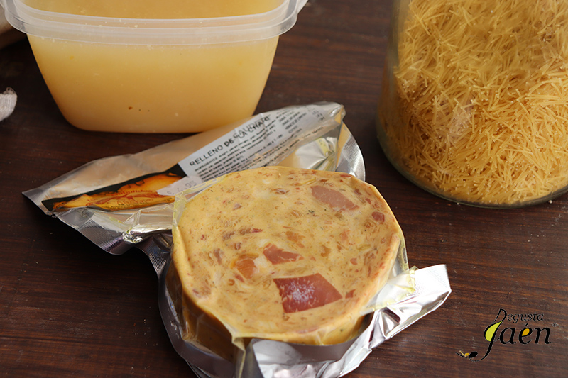 Sopa de fideos con relleno de La Chari
