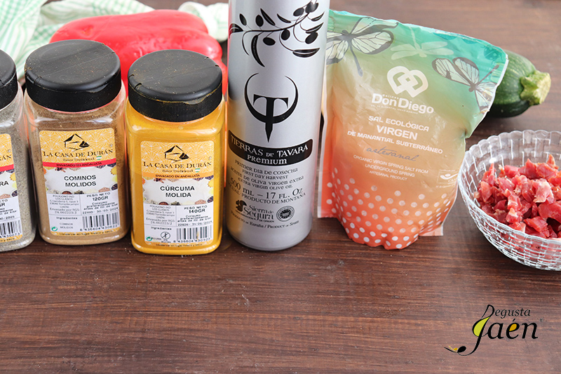 Crema de verduras con huevo y jamón