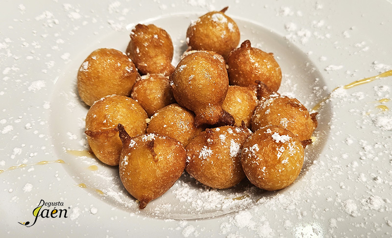 Buñuelos de yogur con miel