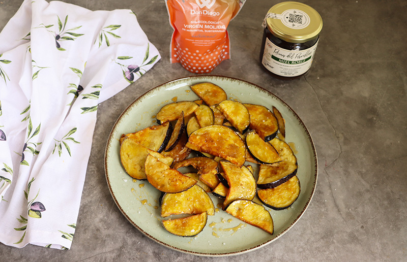 Berenjenas fritas con miel