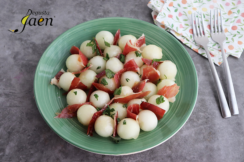 Ensalada de melón con jamón
