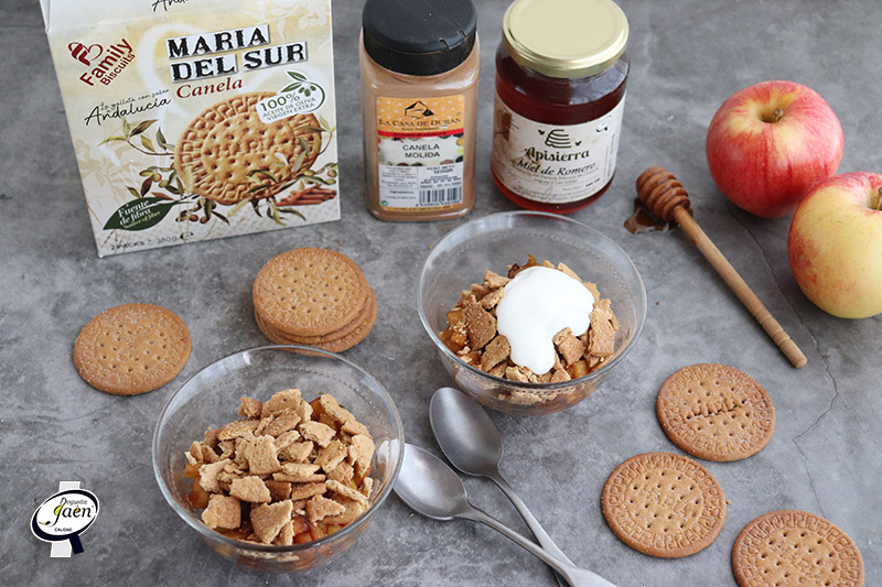 Manzana con crumble de galletas
