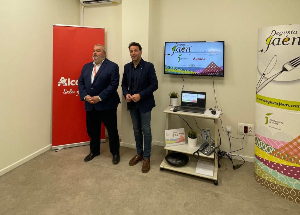 Firma convenio Alcampo Degusta Jaén