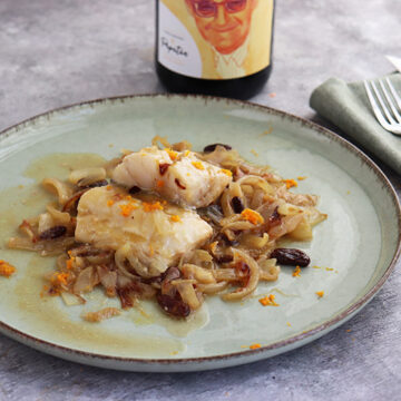 Imagen de la receta Bacalao con pasas y vino de naranja