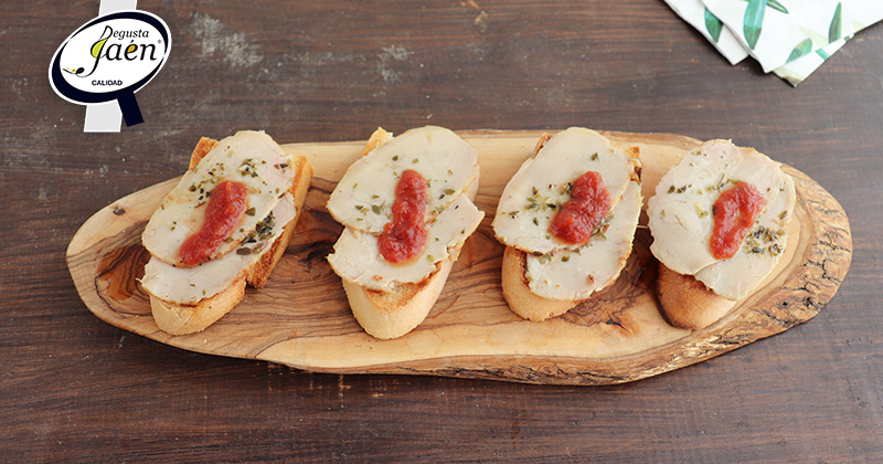 Tostas de Lomo de orza y confitura de tomate