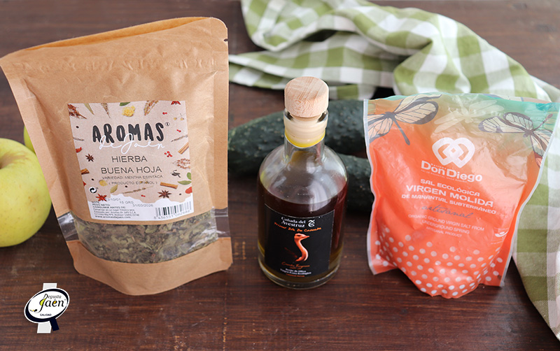 Gazpacho de pepino con hierbabuena a la antigua