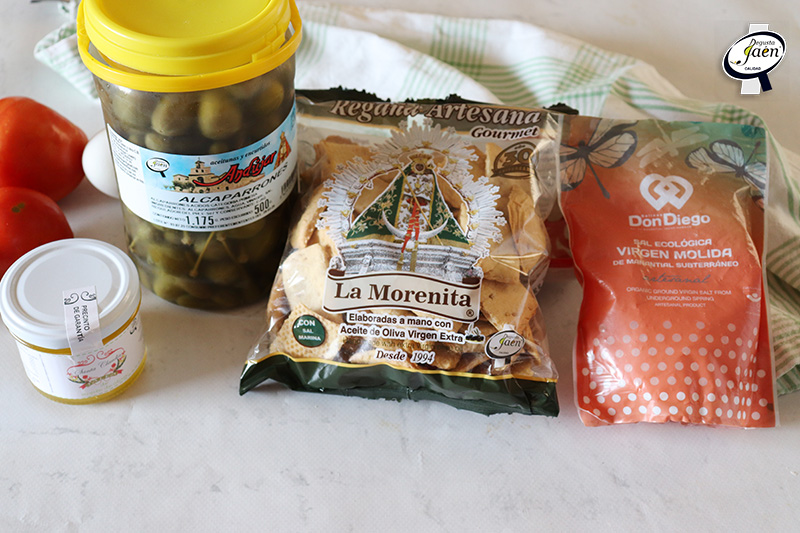 Tartar de tomate y alcaparrones con mermelada de aove