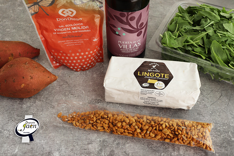 Ensalada de Otoño con queso, boniato y pipas garrapiñadas