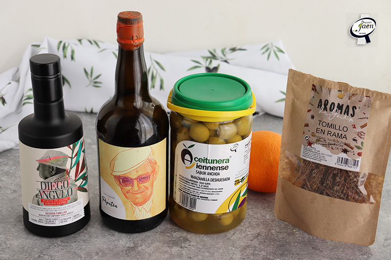 Aceitunas al vino de naranja