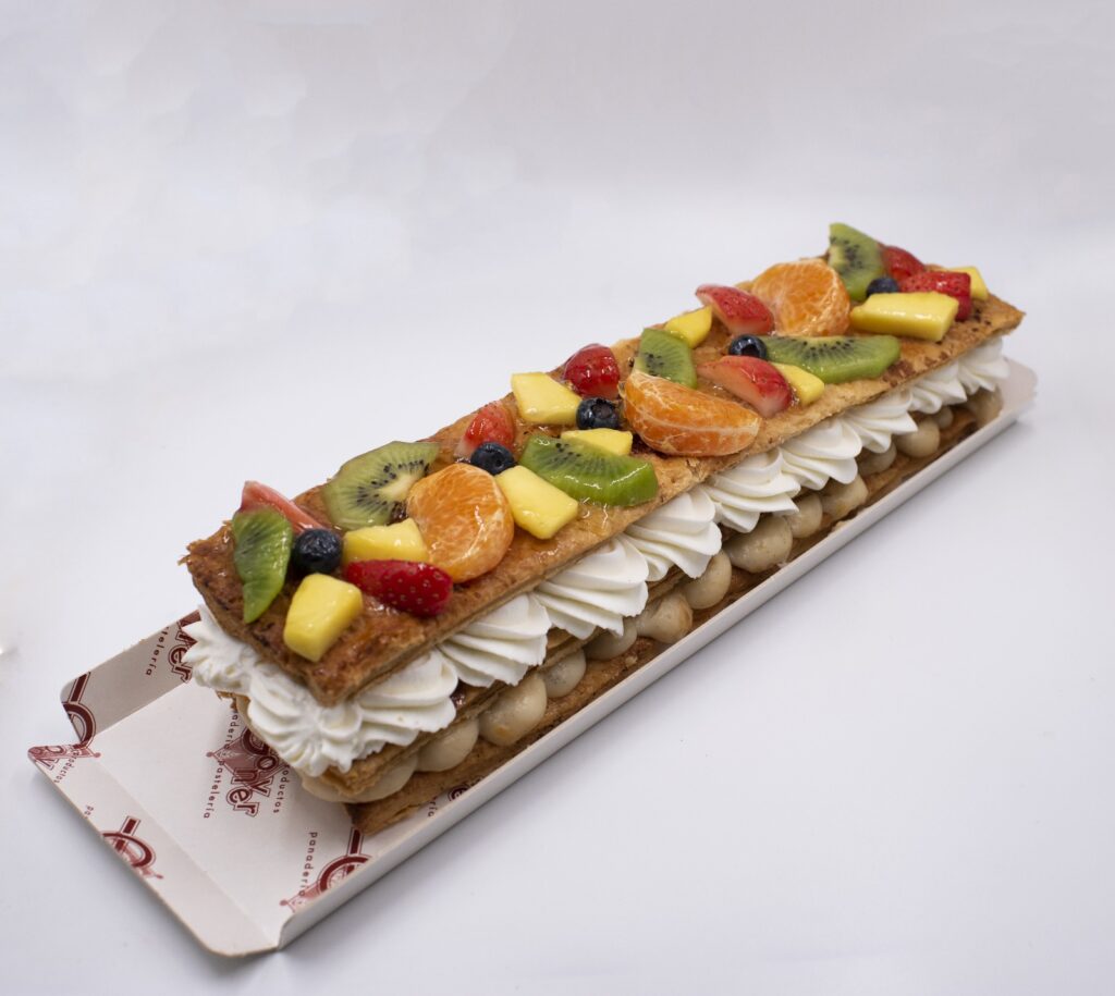 foto-de-postre-de-milhojas-y-frutas