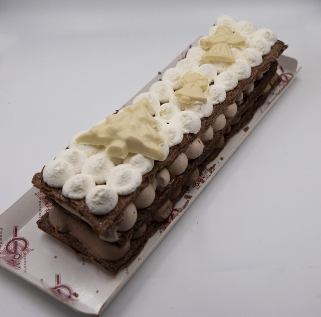 foto-de-postre-de-milhojas-y-tres-chocolates