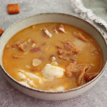 Imagen de la receta Sopa de ajo y jamón con regañás