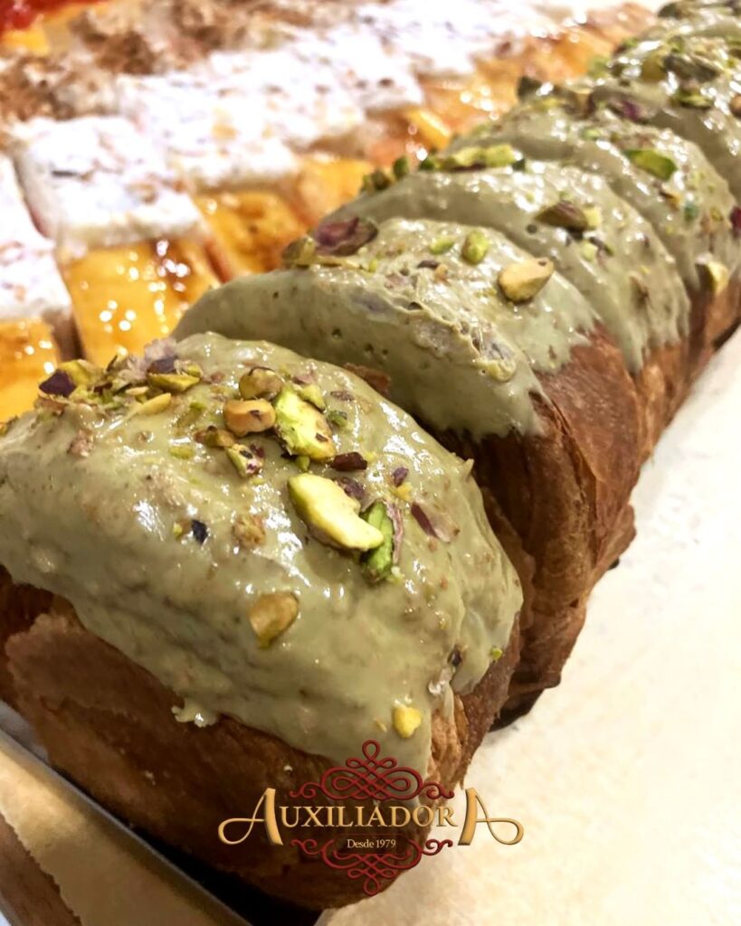 new-york-roll-linares-pistacho-pasteleria-auxiliadora-linares