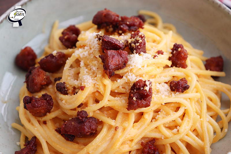 Espaguetis carbonara de chorizo
