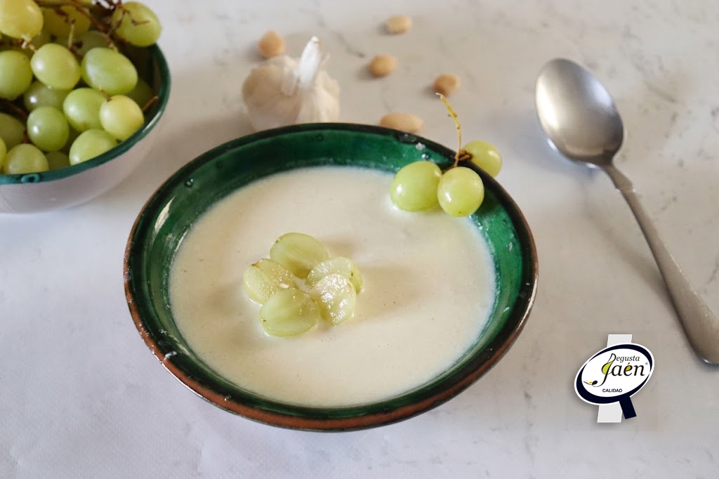 ajoblanco de almendras