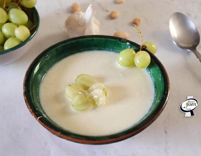 ajoblanco de almendras