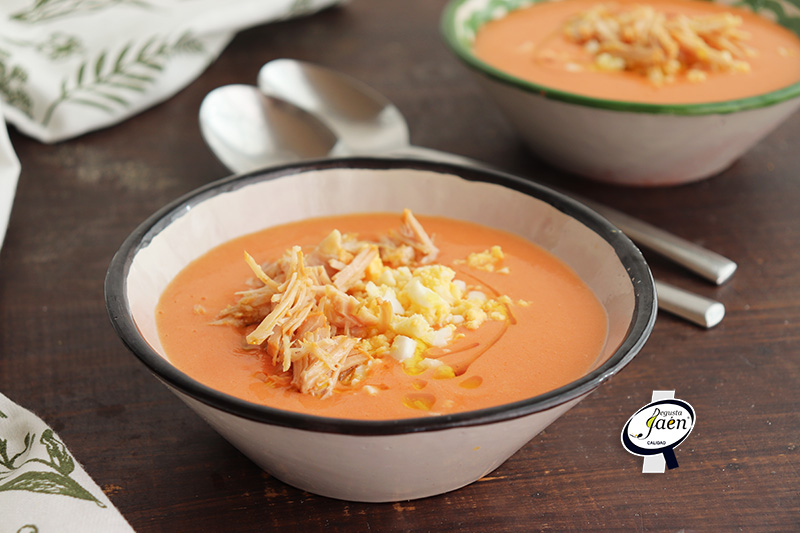 Salmorejo de melocotón con lomo de orza