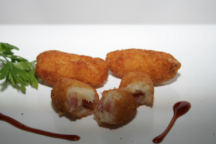 Imagen del producto Croquetas de  boletus y salmón ahumado