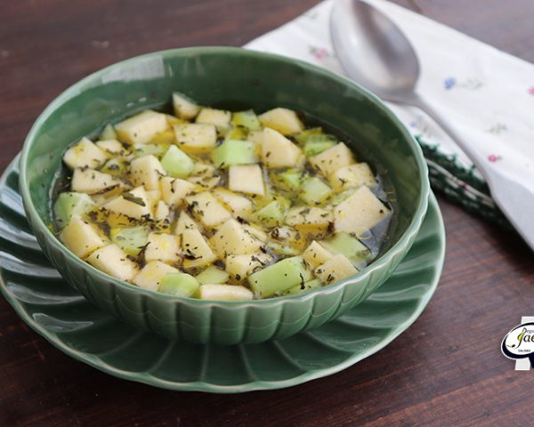Gazpacho de pepino con hierbabuena a la antigua