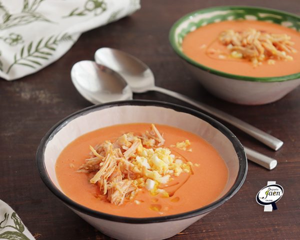 Salmorejo de melocotón con lomo de orza