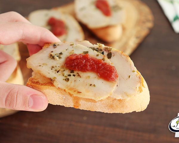 Tostas de Lomo de orza y confitura de tomate: un bocado de Jaén para el verano